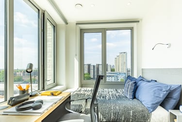 Gold Skyline En Suite - Image 1